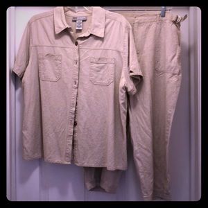 ⭐️ 2 Piece Capris Outfit ⭐️